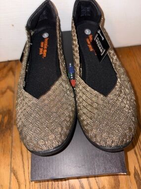 Bernie Mev Catwalk Bronze Woven Flats Size 40 New in Box
